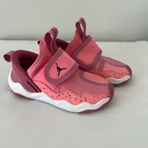 Nike Air Jordan Girls Coral Chalk Desert Berry